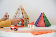 Load image into Gallery viewer, DESIGNER PACK ALLOWS CHILDREN TO COMBINE BOTH RANGE OF COLOURS TO CREATE A WIDER RANGE OF CONSTRUCTIONS